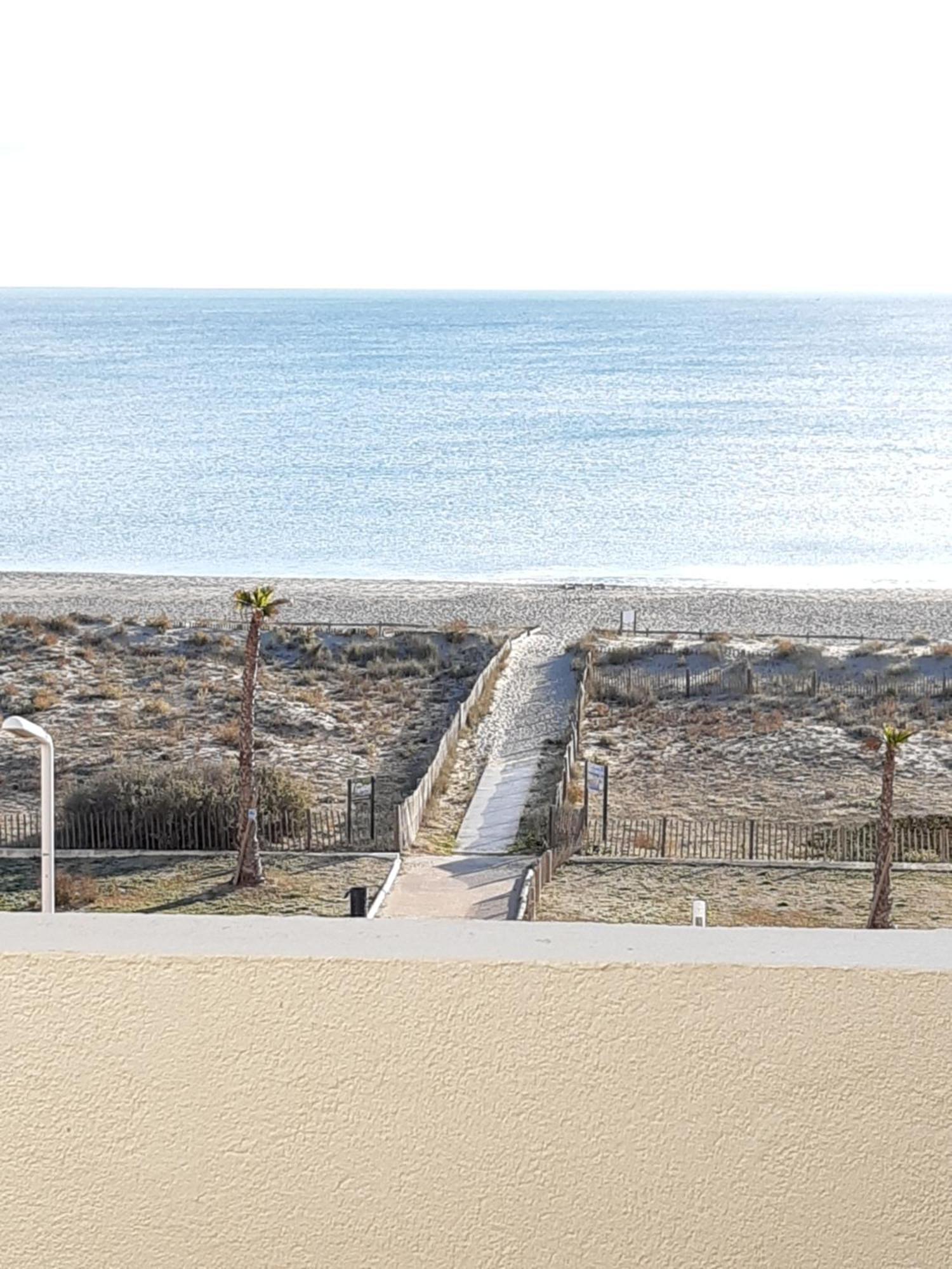 Appartement vue mer, direct plage, front de mer Le Barcarès Extérieur photo